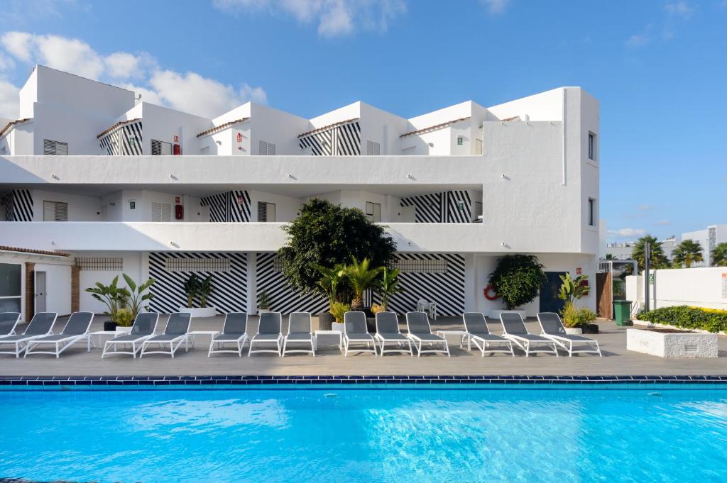 Aparthotel Vibra Mogambo - Adults only, Playa den Bossa ...