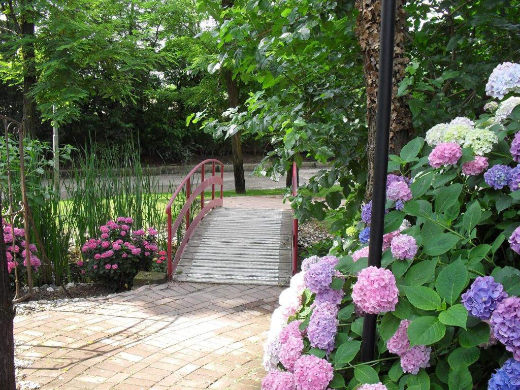 Zahrada ubytování Cascina Scova Resort