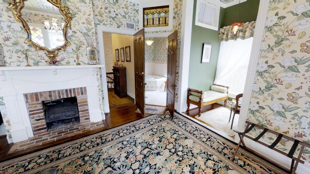 Hanna House Bed & Breakfast - Deluxe King Room