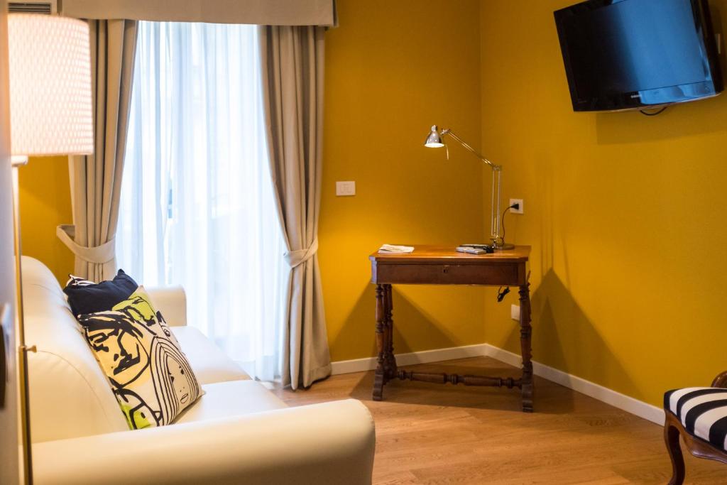 Titano Hotel 3*