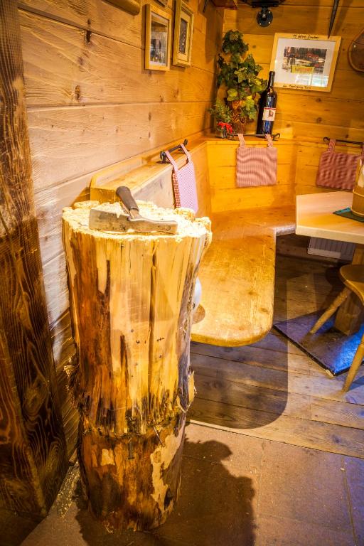 Posezení v ubytování Ferienhütte Hoitahüttl