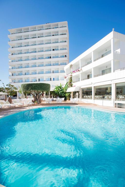 The swimming pool at or close to Hotel Morito