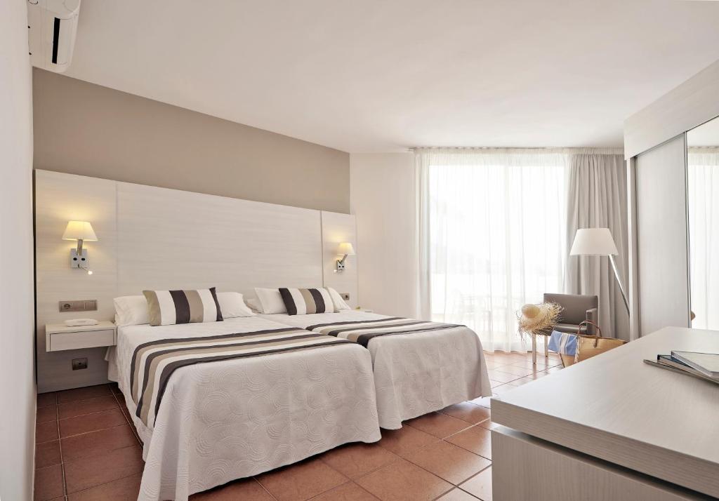Hotel Tres Torres, Santa Eulària des Riu – Preus actualitzats ...