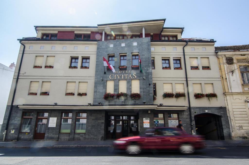 Budova, v ktorej sa hotel nachádza