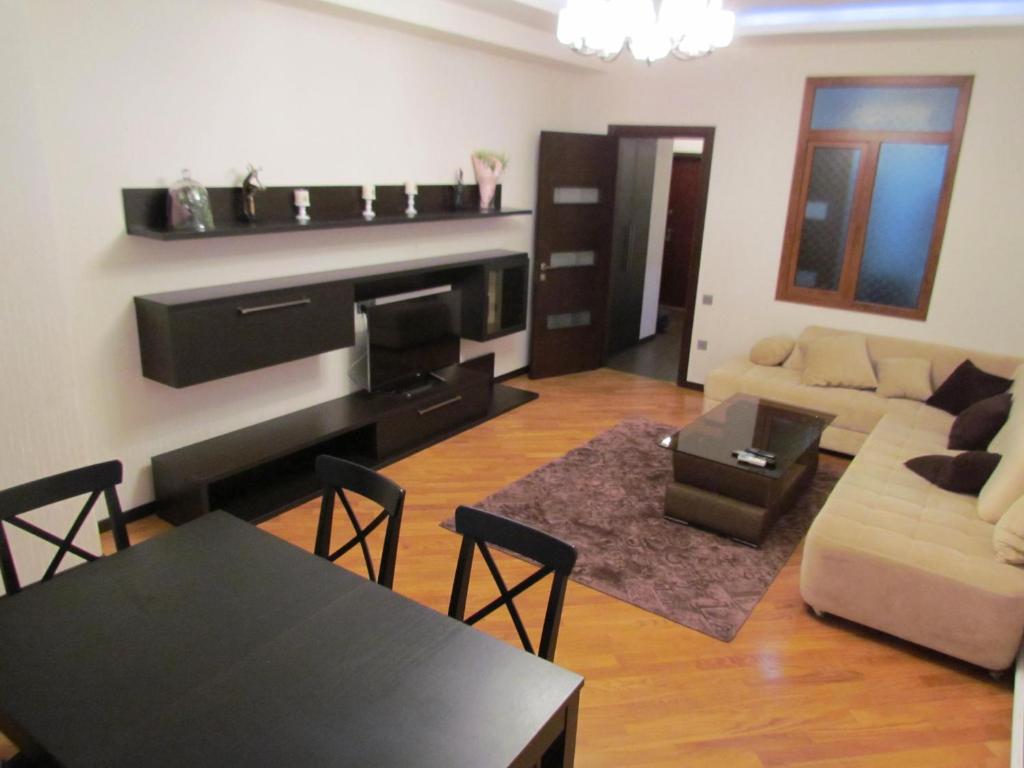 Η κουζίνα ή μικρή κουζίνα στο Condo at Crystal Absheron Residence