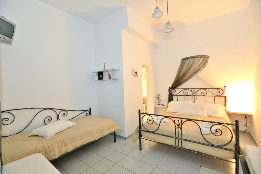 Irini pension - Standard Triple Room