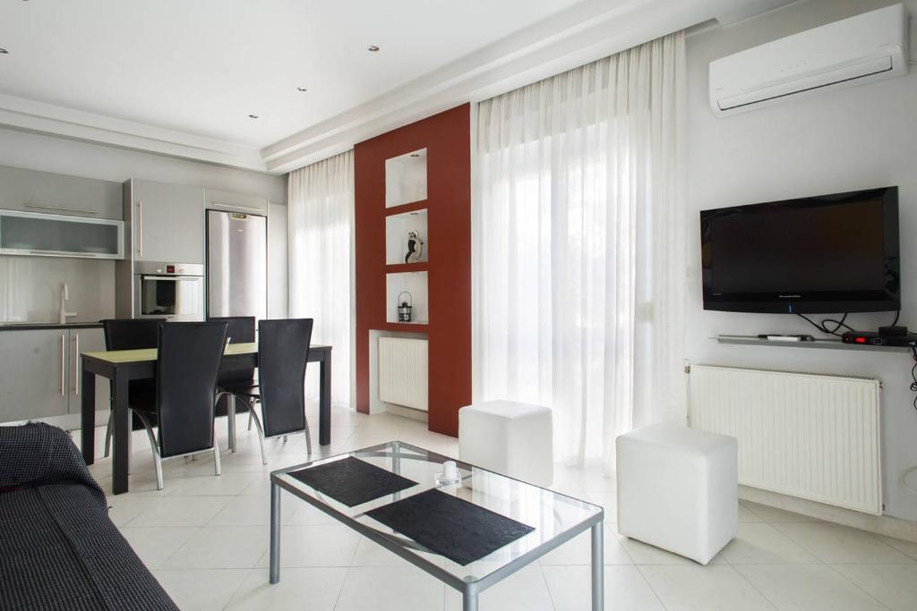 Glyfada Riviera Home - One-Bedroom Apartment