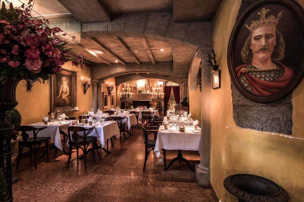 Central Plaza - Resim 16