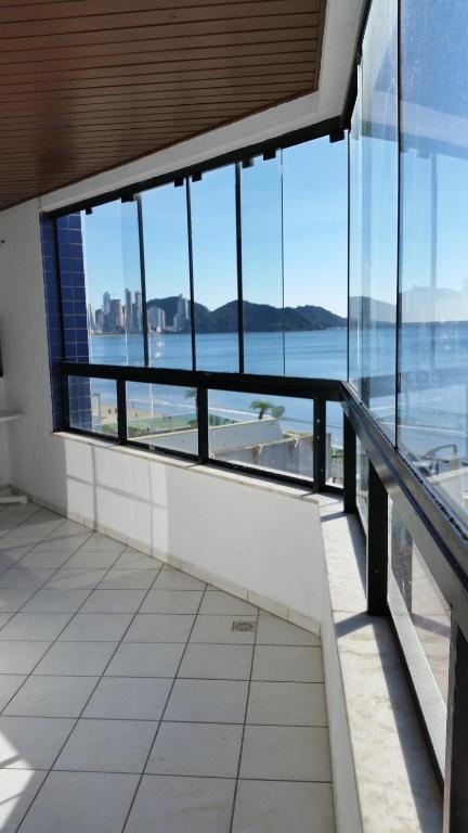  Apto Camboriú - Frente Ao Mar