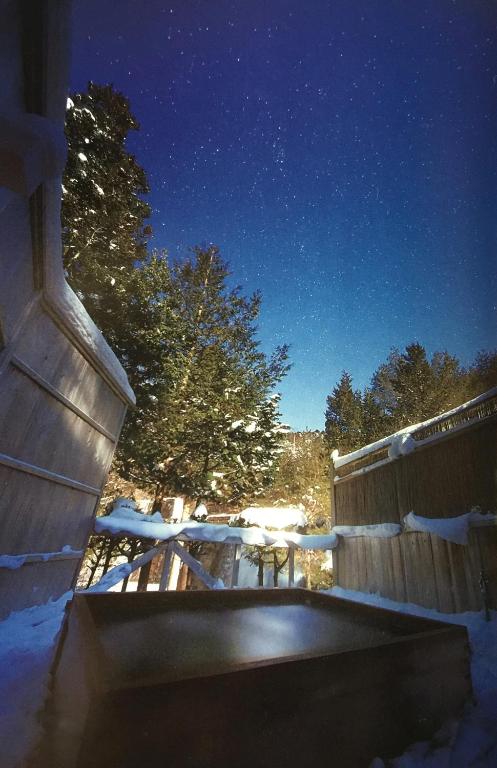 Fotografie z fotogalerie ubytování Takimi Onsen Inn that only accepts one group per day v destinaci Nagiso