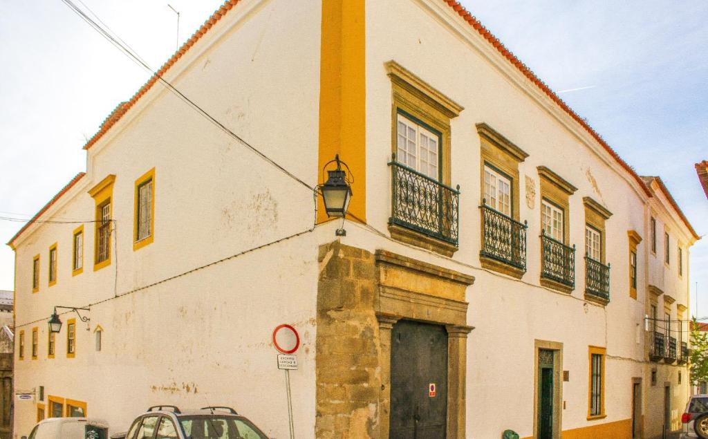 Afbeelding uit fotogalerij van Casa De S. Tiago in Évora