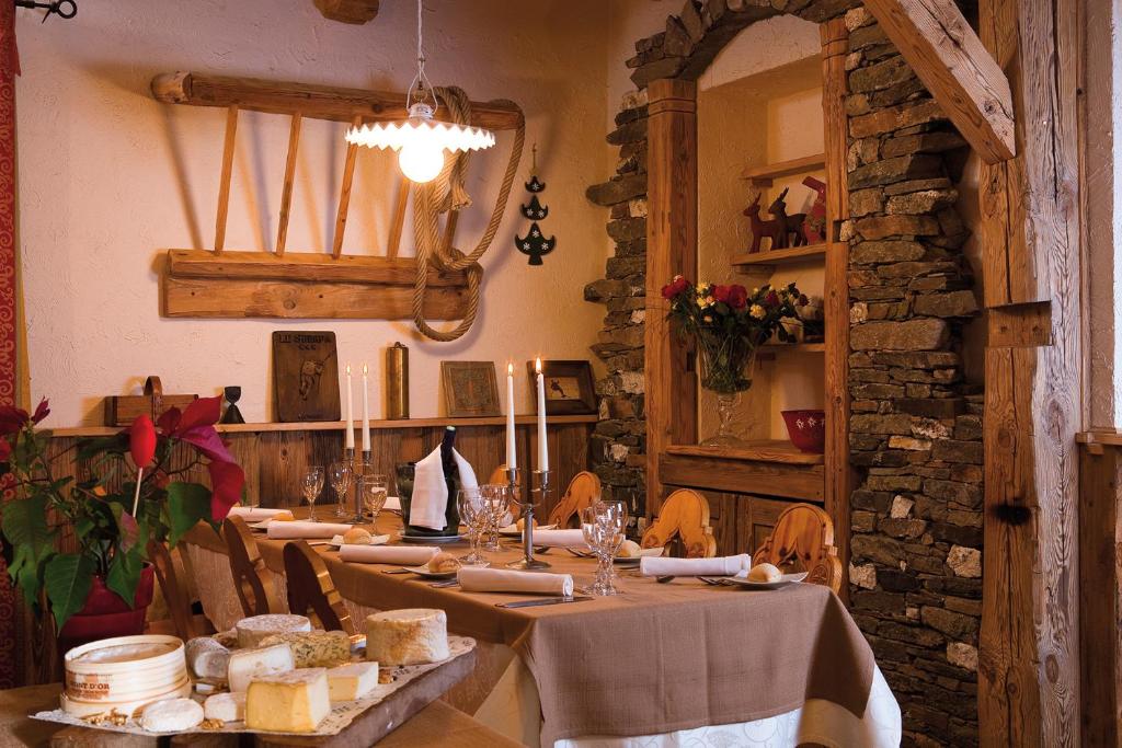 Restaurace v ubytování Hôtel Le Sherpa Val Thorens