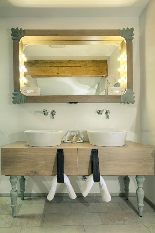 Hinterwies – Ski In / Lodge / Dine - 12