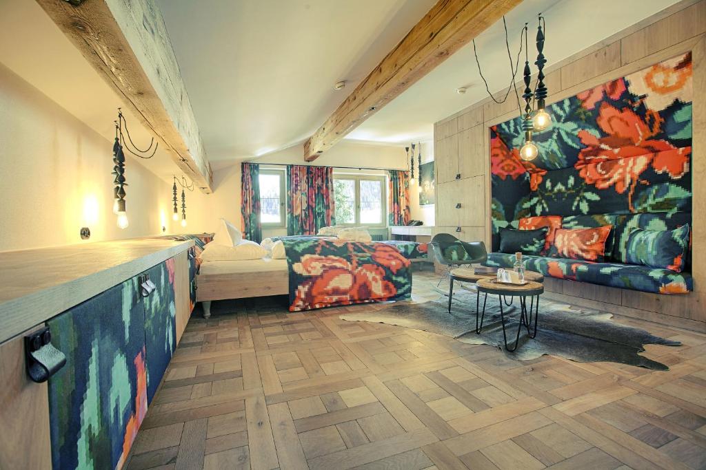 Hinterwies – Ski In / Lodge / Dine - 9