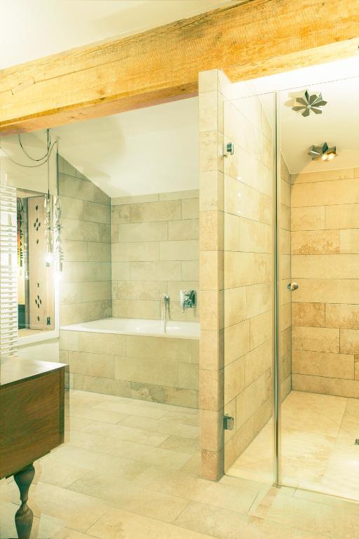 Hinterwies – Ski In / Lodge / Dine - 19