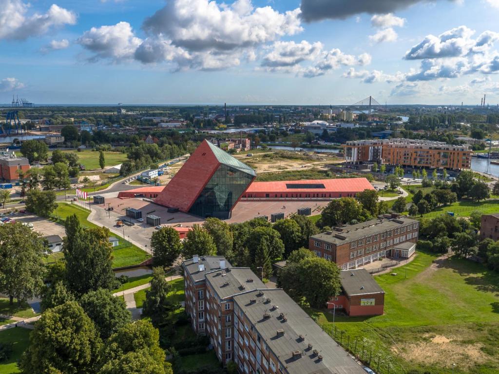 Nespecifikovaný výhled na destinaci Gdaňsk nebo výhled na město při pohledu z hotelu