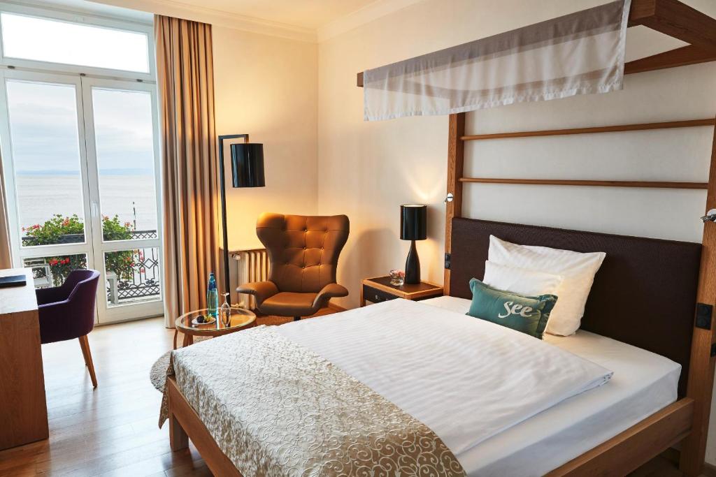 Postel nebo postele na pokoji v ubytování Steigenberger Inselhotel