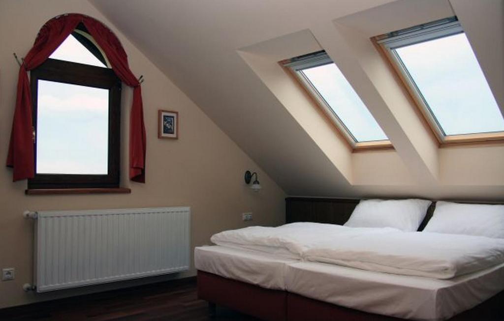 Photo from Publo Étterem és Panzió in  Csákvár, Fejer, Hungary