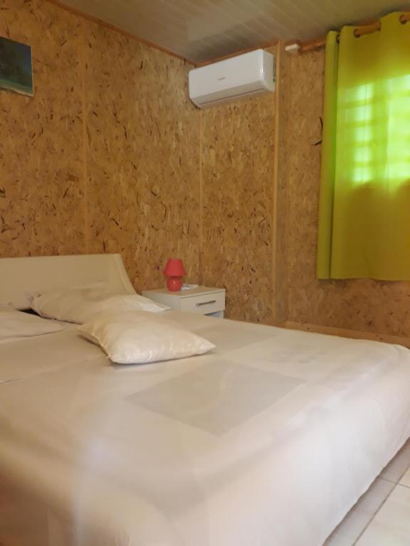 la cariole - Deluxe Bungalow With Jacuzzi