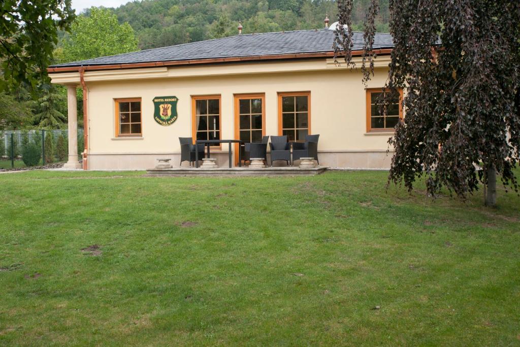 Zahrada ubytování Hotel resort Lovecká bašta Strakonice