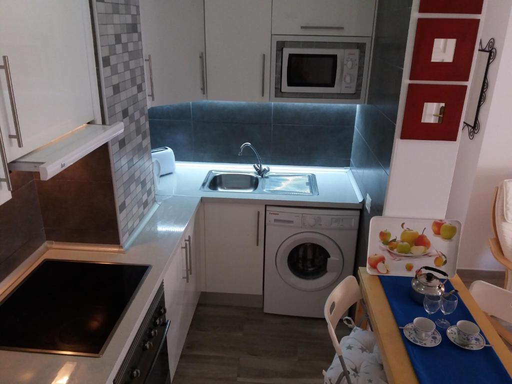 Moon, Playa de las Americas – Updated 2022 Prices