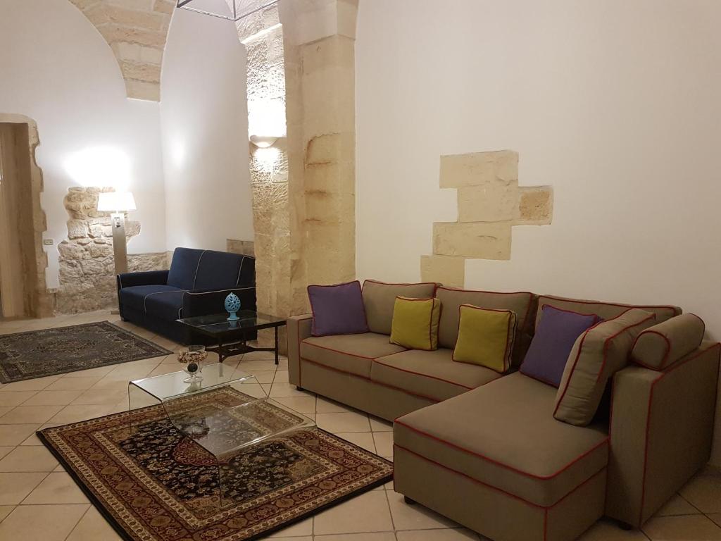 A seating area at La Dimora di Clary