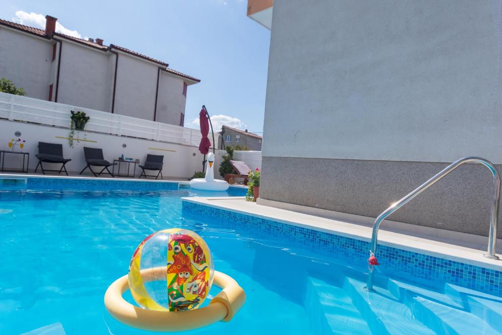 Bazén v ubytovaní Marko Apartments alebo v jeho blízkosti