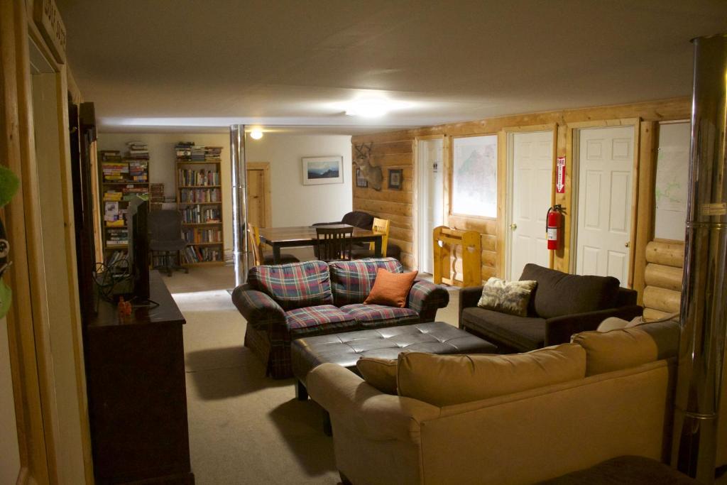Posezení v ubytování Alpine Creek Lodge
