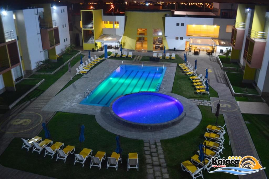 Bazén v ubytování Kajaca Suite Hotel nebo v jeho okolí