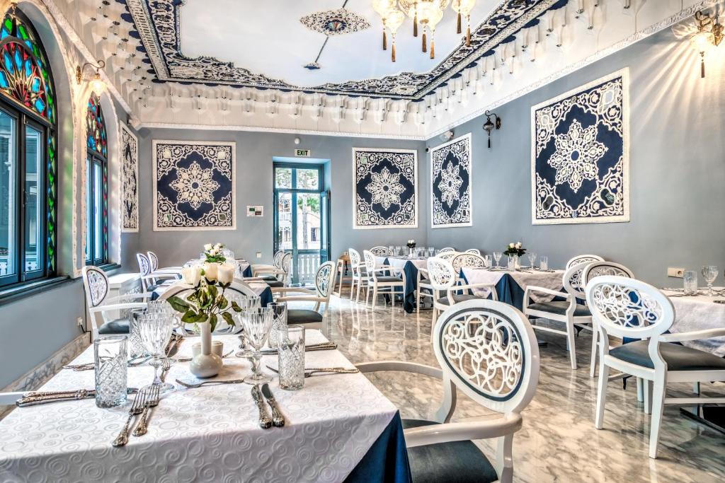 Posezení v ubytování Golden Tulip Borjomi