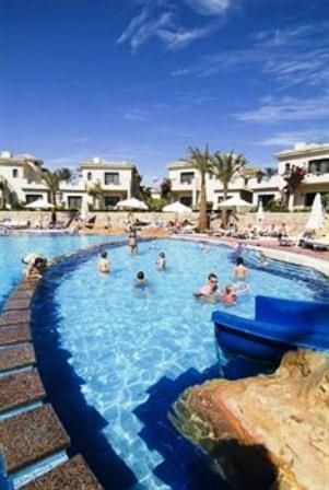 Bazén v ubytování Island View Resort nebo v jeho okolí