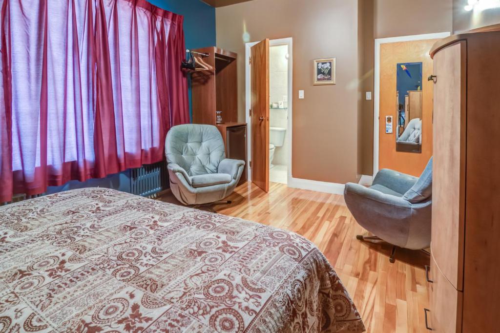 Imagen de la galería de Gite Au P'tit Manoir B&B, en Saguenay