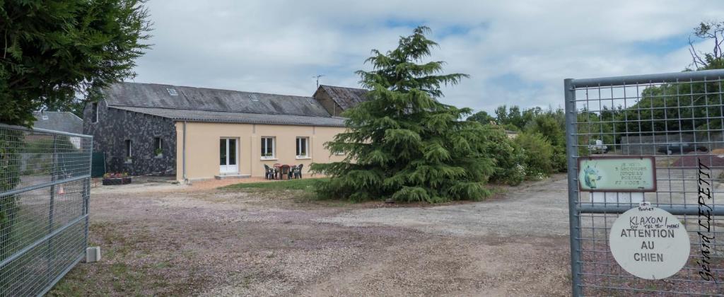 ecrin de fleurs et verdure - Three-Bedroom House
