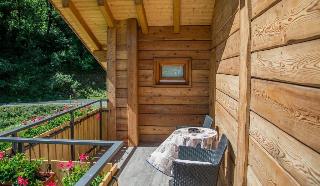 Balkón nebo terasa v ubytování B&B Valtilí