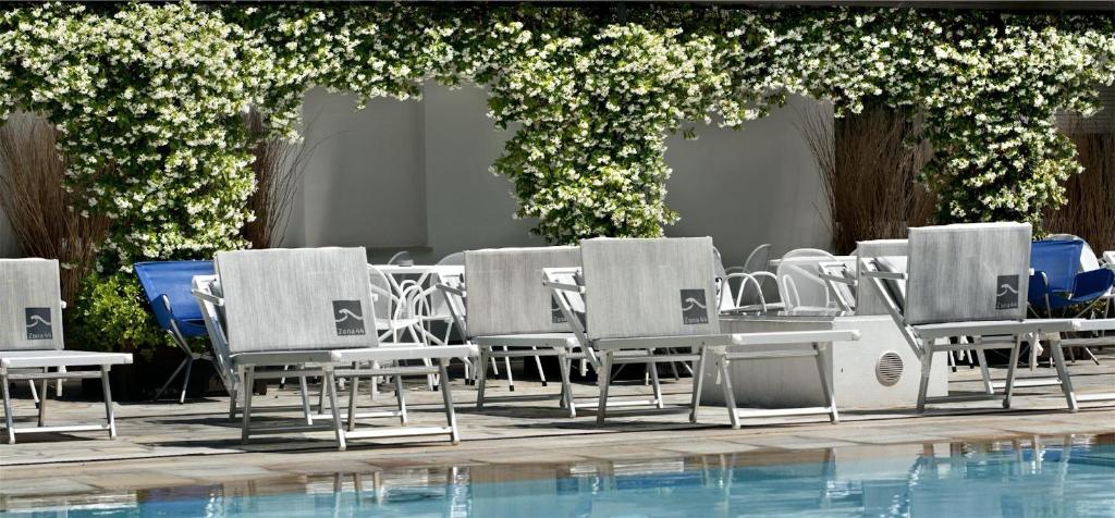 Bazén v ubytování Hotel Europa Monetti nebo v jeho okolí