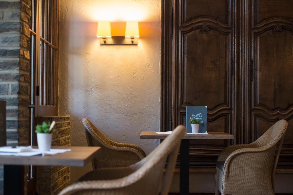 Posezení v ubytování Hotel des Ardennes
