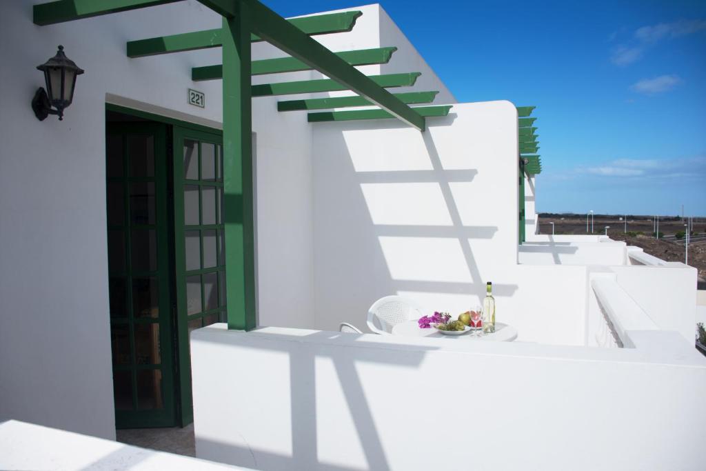 Apartamentos Tisalaya - Apartment With Pool View And Private Balcony