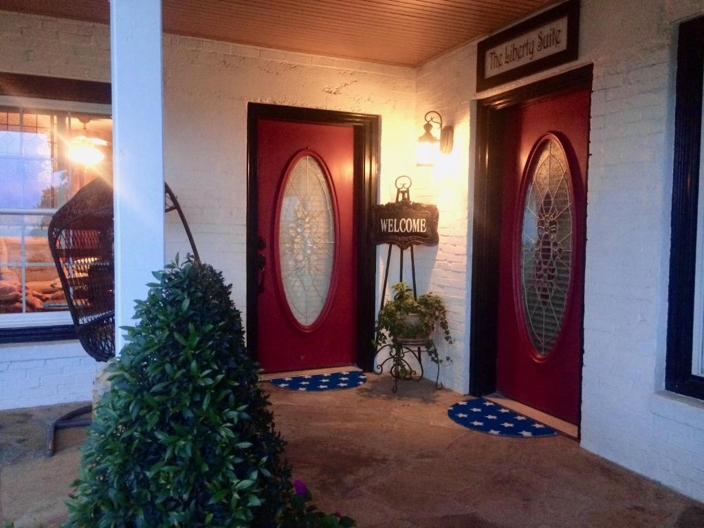 The Old Liberty Schoolhouse - The Liberty Suite