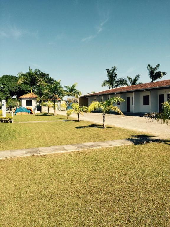  Kitinete Em Matinhos Com Piscina