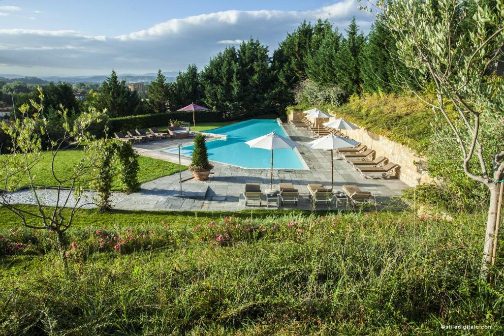 Bazén v ubytovaní Relais Villa Belvedere alebo v jeho blízkosti
