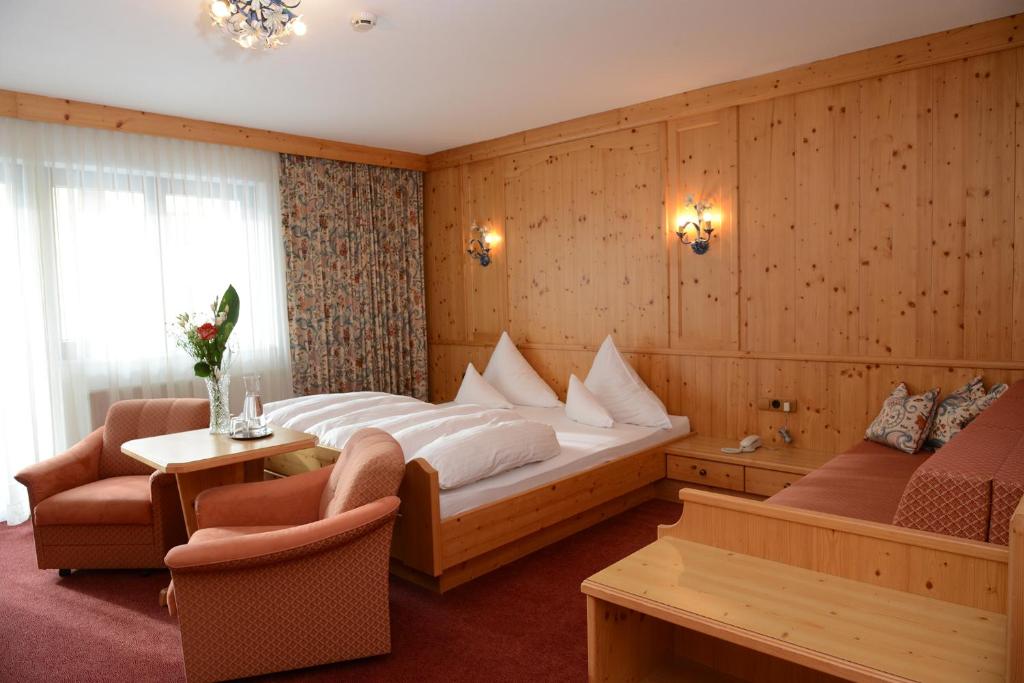 Posezení v ubytování "Quality Hosts Arlberg" Hotel Garni Mössmer