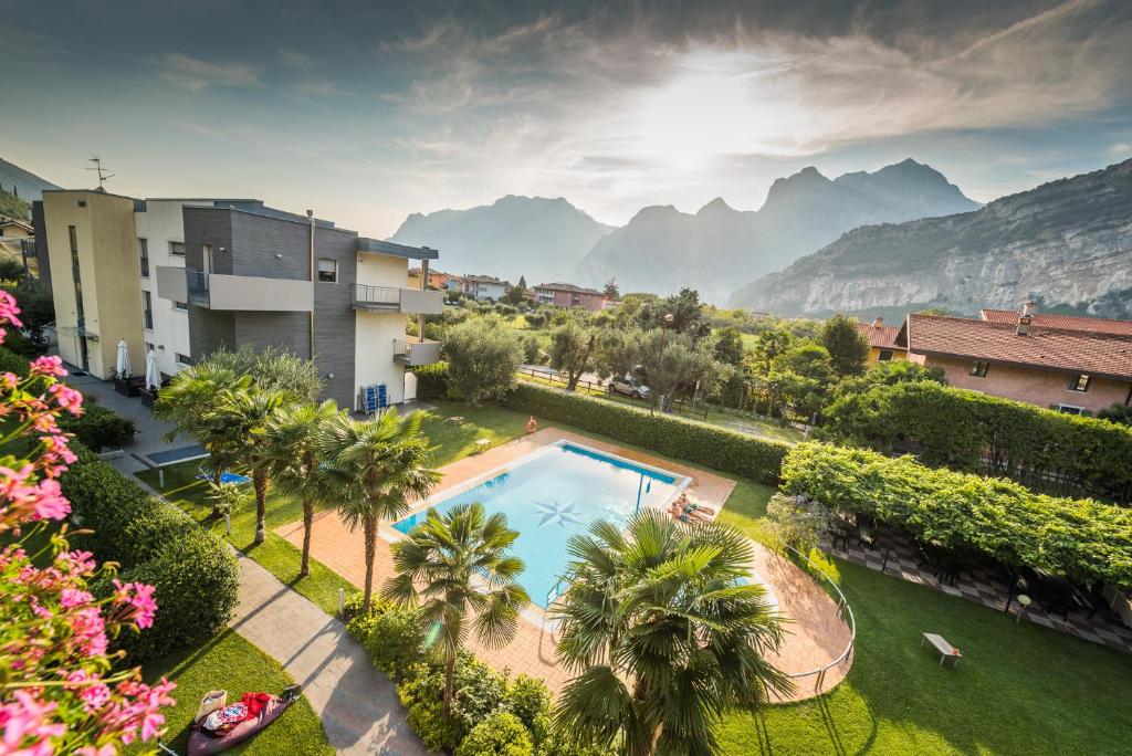 Nespecifikovaný výhled na hory nebo výhled na hory při pohledu z hotelu