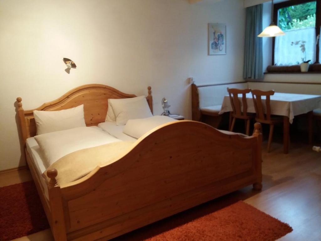 Postel nebo postele na pokoji v ubytování Landhaus Wörgartner