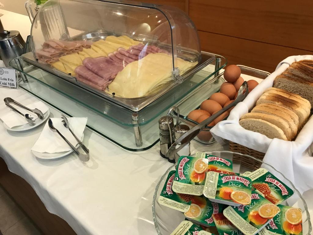 Jídlo v hotelu nebo okolí