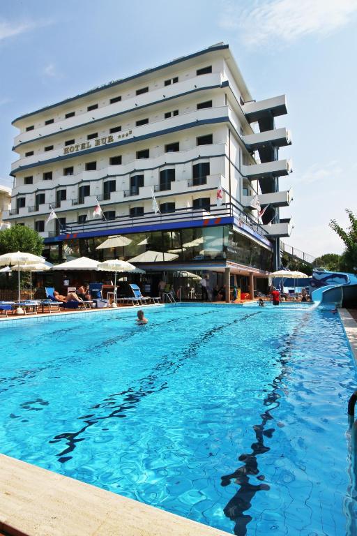 Bazén v ubytování Hotel Eur nebo v jeho okolí