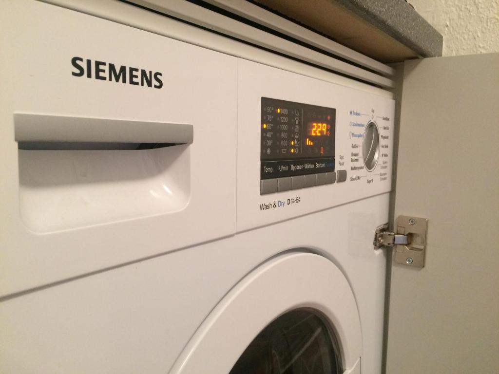 In Swiss Home - Rathaus from 1284 historical Apartment - Resim 5