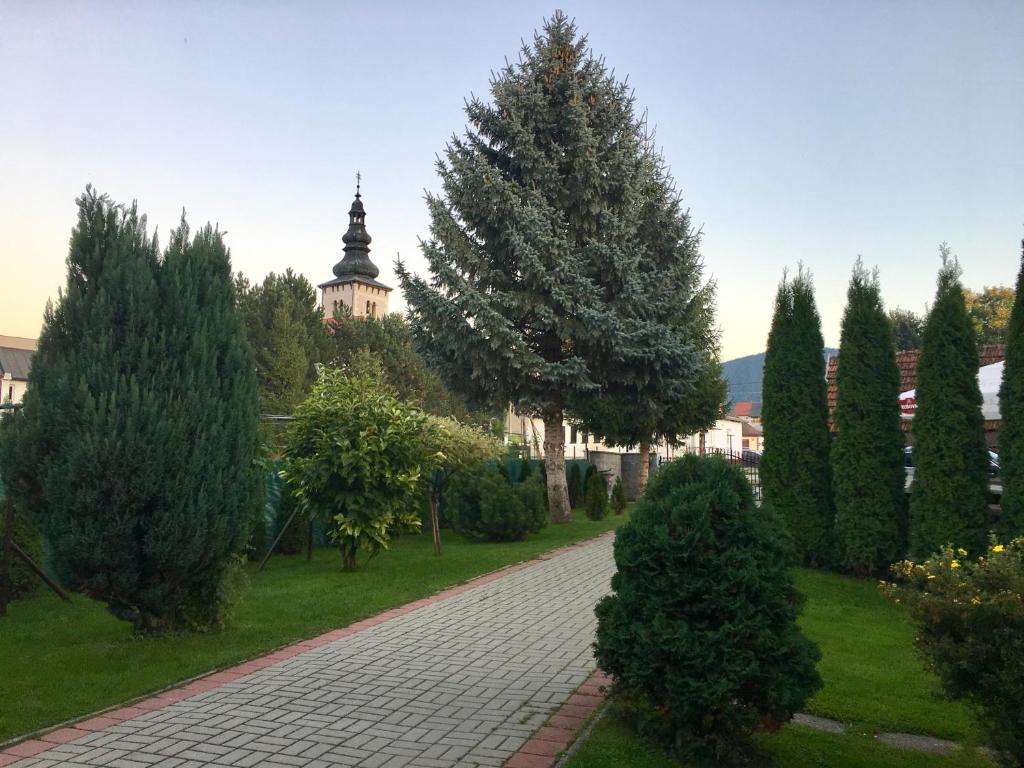 Vonkajšia záhrada v ubytovaní Penzion SATY