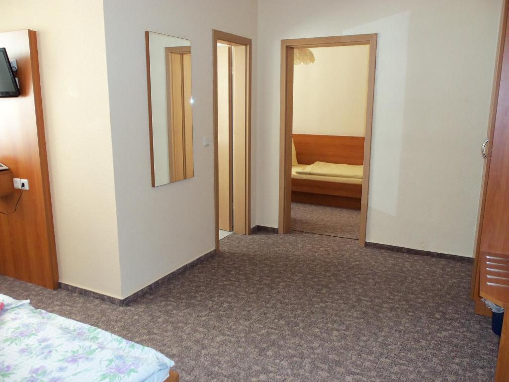 Hotel Garni zum Goldenen Ring - Quadruple Room