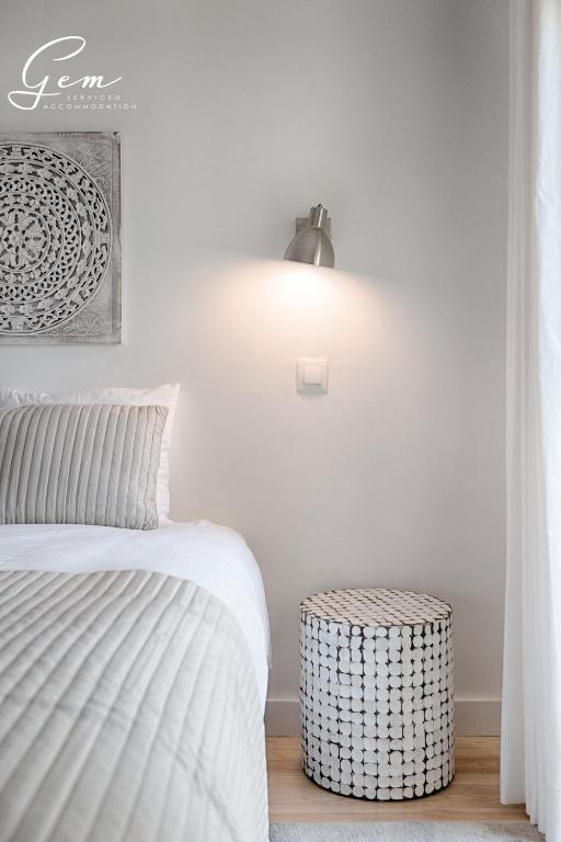 Postel nebo postele na pokoji v ubytování Seven Rivers Luxury Apartment