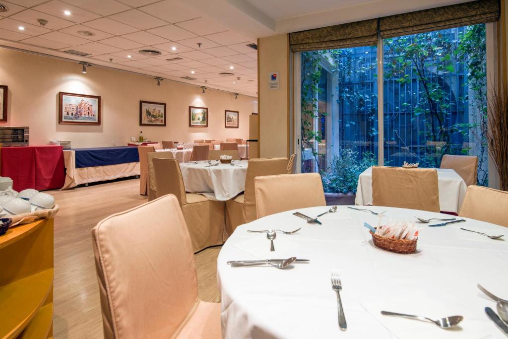 A seating area at Infanta Mercedes